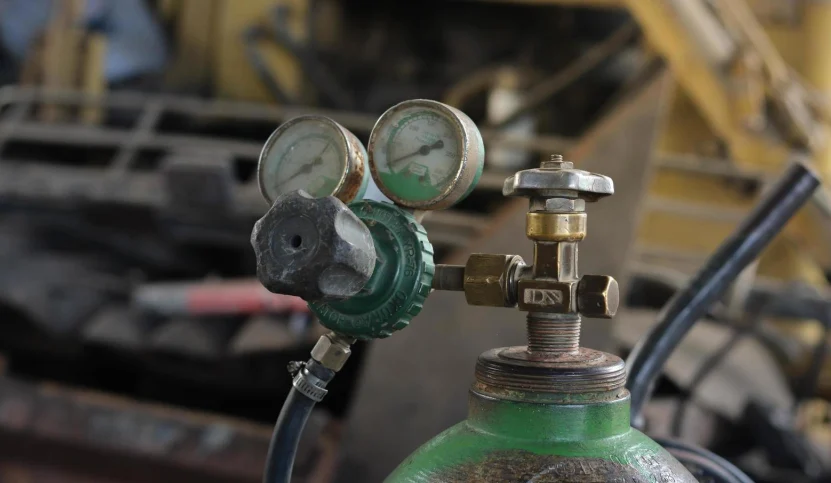 Jasa Vacuum dan Isi Freon R134a di Bengkel AC Mobil Cikupa